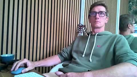 Snapshot of belami_france chatting on 09.19.25 SexFriendFrance online show from 09.19.25