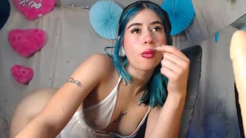 modelo independiente online show from 12.04.24