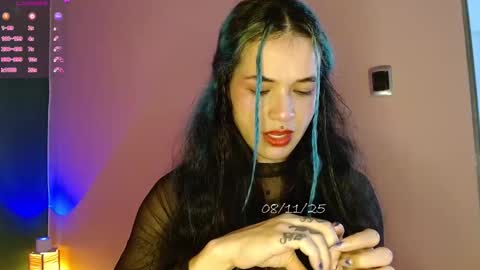   online show from 11.08.25