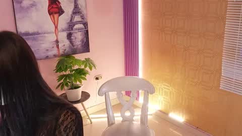 Snapshot of bella19__ chatting on 10.15.25 bella19 online show from 10.15.25