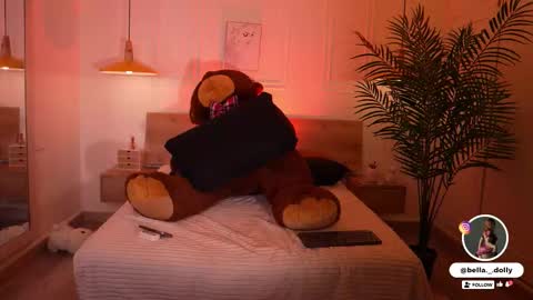 Snapshot of bella__donne chatting on 09.16.25 online show from 09.16.25