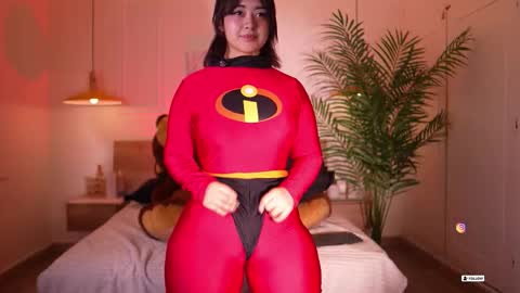 Snapshot of bella__donne chatting on 10.19.25 online show from 10.19.25