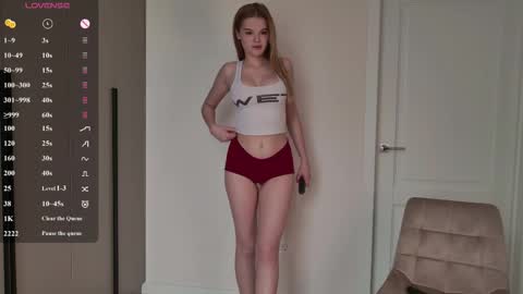 Snapshot of bella__sss chatting on 05.08.26 Hi I am Bella online show from 05.08.26