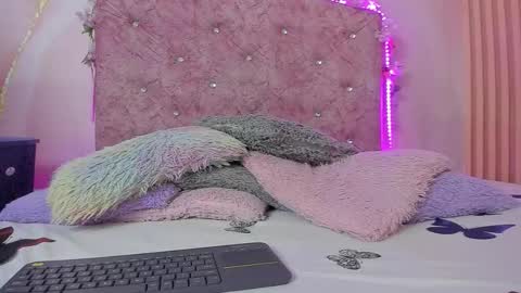 Melanie  online show from 12.22.25