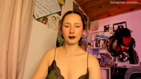 Snapshot of bella__w chatting on 03.29.26 Zia online show from 03.29.26