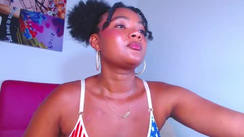 Snapshot of bella_adara1 chatting on 02.08.25 CAMILA online show from 02.08.25