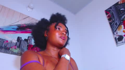 Snapshot of bella_adara1 chatting on 02.16.25 CAMILA online show from 02.16.25