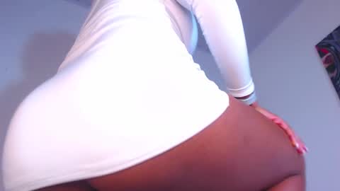 Snapshot of bella_adara1 chatting on 03.07.25 CAMILA online show from 03.07.25