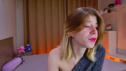 Bella online show from 10.24.25