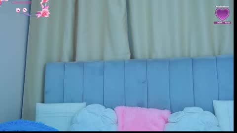 Snapshot of bella_barby chatting on 10.07.25 Bella online show from 10.07.25