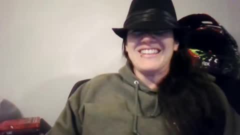 Snapshot of bella_bella17 chatting on 01.25.25 Bella online show from 01.25.25