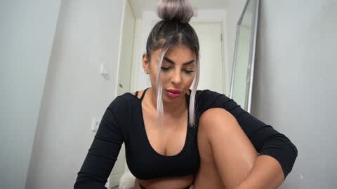 Emma  Bella online show from 10.02.25