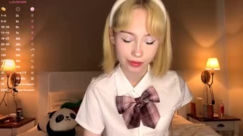 Snapshot of bella_gasp chatting on 09.10.25 Jane online show from 09.10.25