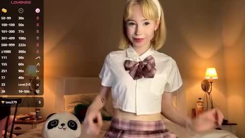 Snapshot of bella_gasp chatting on 09.11.25 Jane online show from 09.11.25