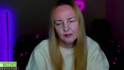 Snapshot of bella_hadatt chatting on 02.21.26 Bella online show from 02.21.26