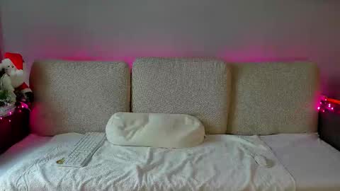 Anna  online show from 12.21.25