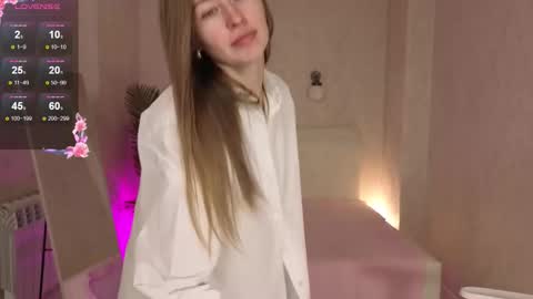 Snapshot of bella_li__ chatting on 09.12.25 bella_li__ online show from 09.12.25