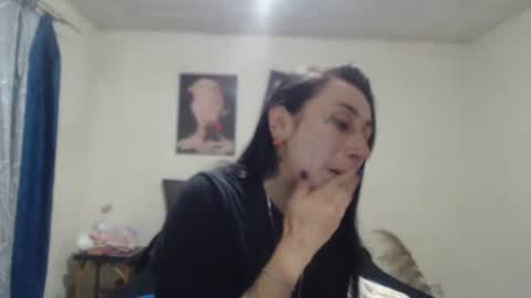 bella_luna34 online show from 04.18.26