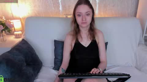 Linda Bella online show from 04.14.26