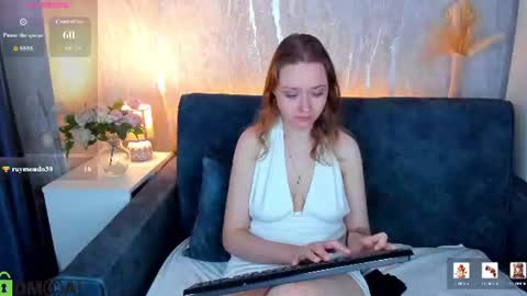 Snapshot of bella_ramsi chatting on 07.11.26 Linda Bella online show from 07.11.26