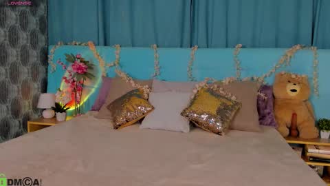 Bella online show from 10.27.25