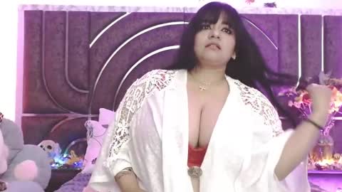 Snapshot of bella_taylor_a chatting on 10.15.25 Bella Taylore online show from 10.15.25