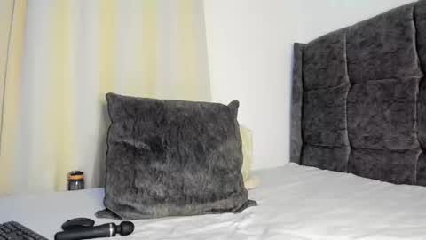 Bella sweetpea online show from 11.22.25