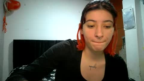 Snapshot of bella_thorne1999 chatting on 06.16.26 bella_thorne1999 online show from 06.16.26