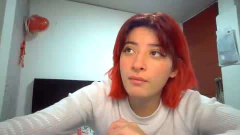 Snapshot of bella_thorne1999 chatting on 06.18.26 bella_thorne1999 online show from 06.18.26