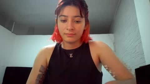 Snapshot of bella_thorne1999 chatting on 06.28.26 bella_thorne1999 online show from 06.28.26