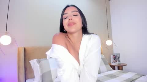  B E L L A   online show from 02.17.26