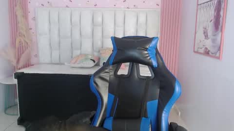 Bella online show from 09.26.25