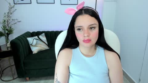  Bella Hadid  online show from 01.11.25
