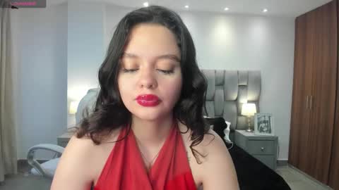  Bella Hadid  online show from 02.07.25