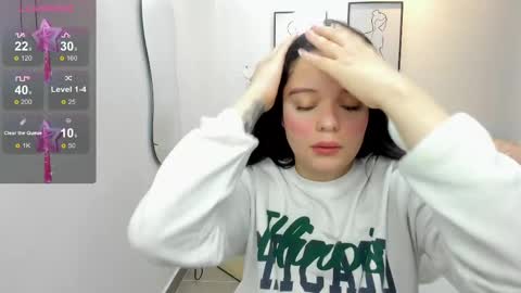  Bella Hadid  online show from 02.11.25