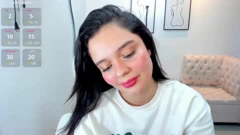  Bella Hadid  online show from 02.11.25
