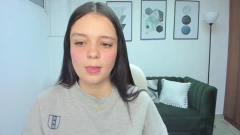  Bella Hadid  online show from 02.13.25