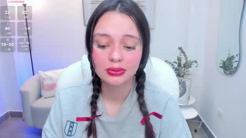  Bella Hadid  online show from 02.28.25