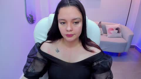  Bella Hadid  online show from 03.02.25