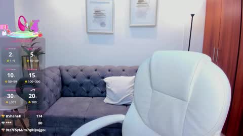  Bella Hadid  online show from 09.14.25