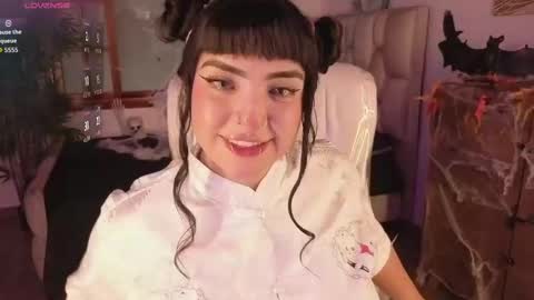 Snapshot of bellaa_miller chatting on 10.16.25 Bella online show from 10.16.25