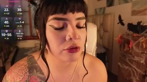 Snapshot of bellaa_miller chatting on 10.21.25 Bella online show from 10.21.25