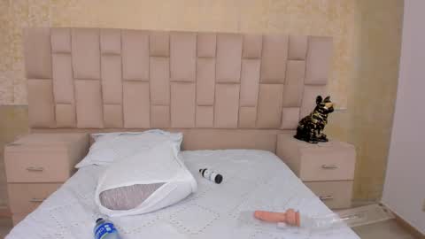 bellaastorm online show from 02.19.25