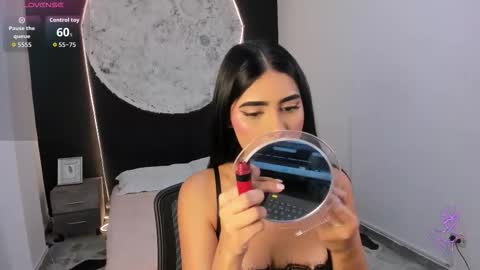 bellaastorm online show from 10.16.25