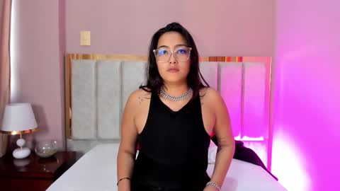 Snapshot of bellaasttone chatting on 01.15.26 Bella Stone online show from 01.15.26