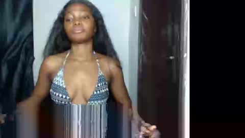 Snapshot of bellababy6 chatting on 10.27.25 bella online show from 10.27.25