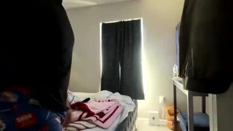 Snapshot of bellabeanz chatting on 02.15.26 Roxy Rain online show from 02.15.26