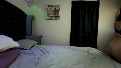 Snapshot of bellabeanz chatting on 03.01.26 Roxy Rain online show from 03.01.26