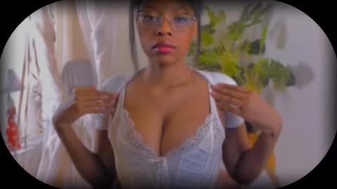 Bellah Blakes-Sarah Scrumptious Lee online show from 09.19.25