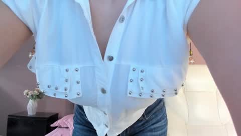 Bella Clair online show from 02.05.25